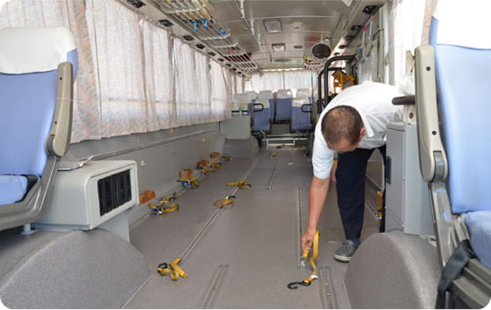 車椅子固定ベルトのチェック